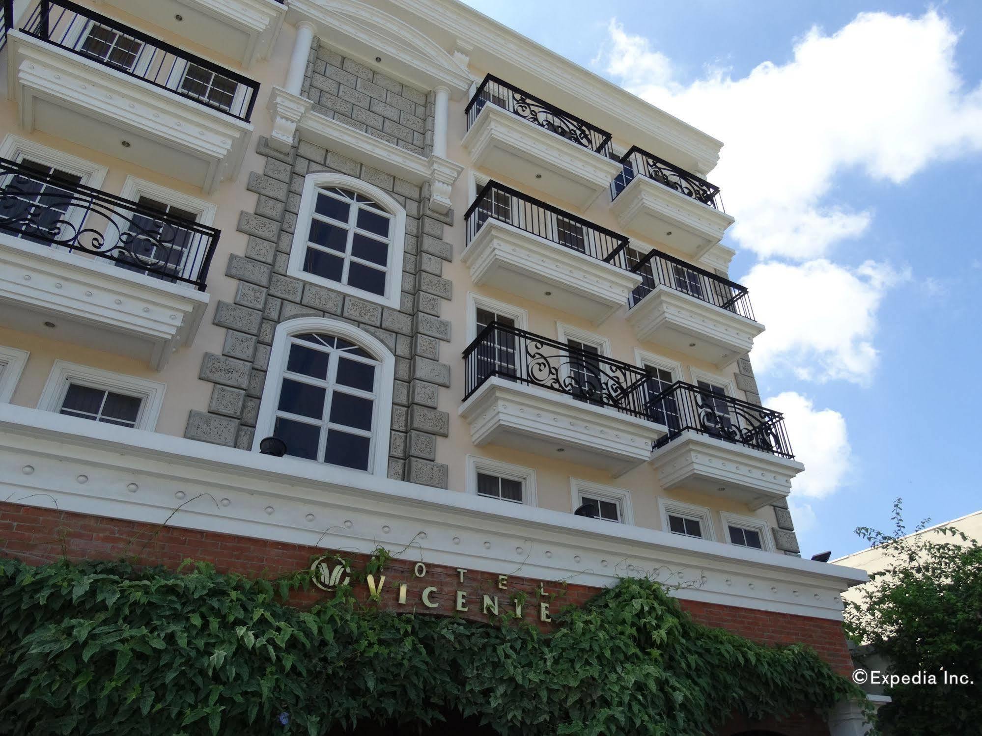 Hotel Emilia Davao Экстерьер фото